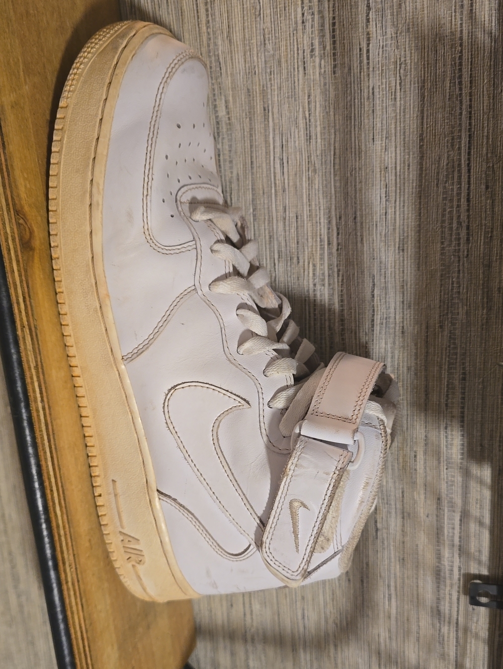 Nike High-Top Sneaker in White and Tan